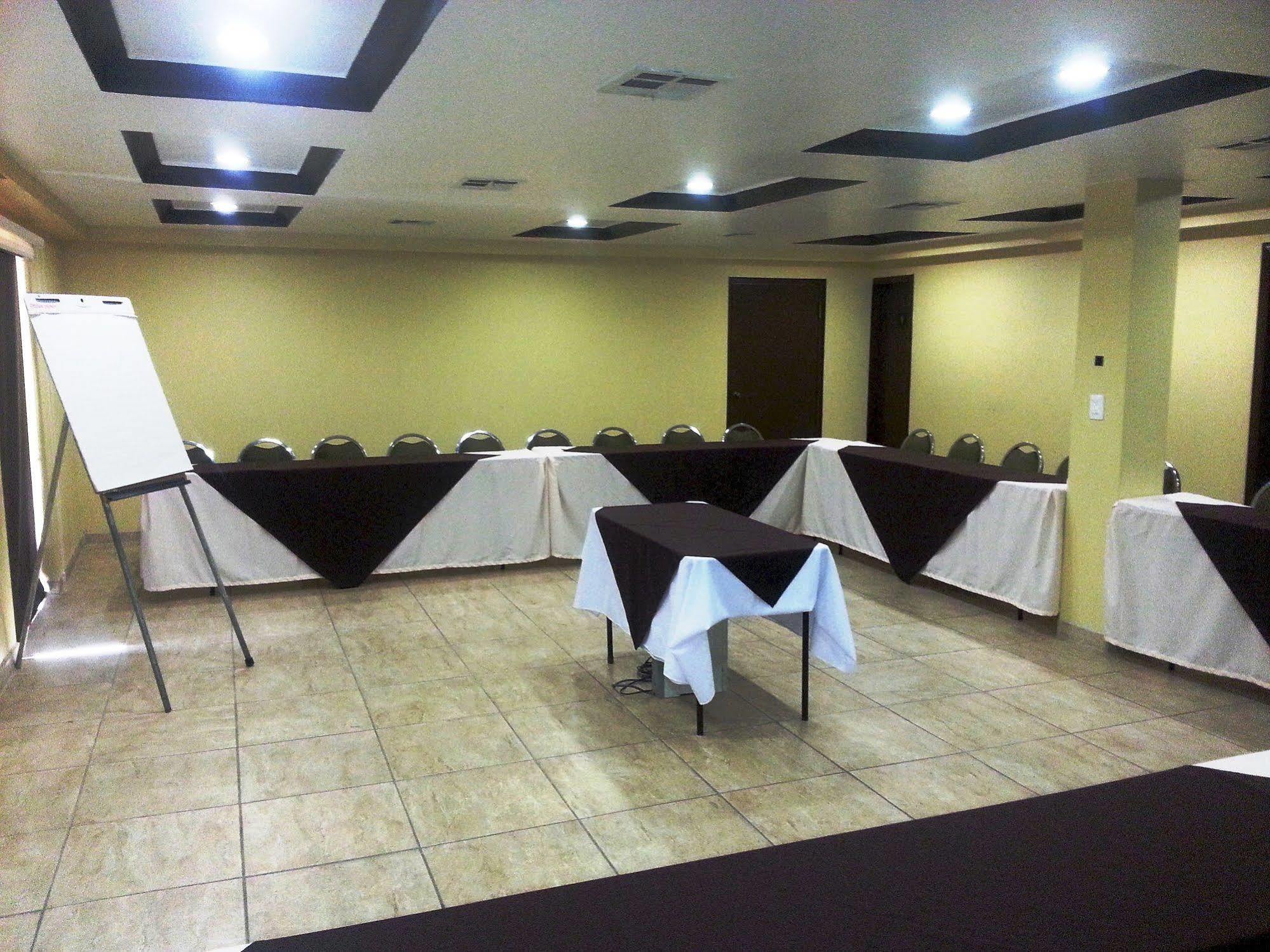 Hacienda Del Rio Hotel
